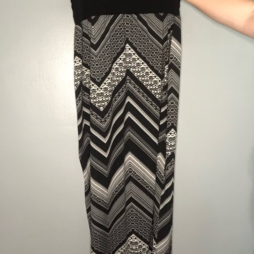 AB Studio black & white skirt
